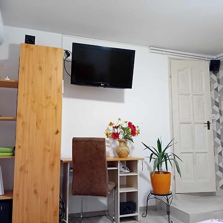 Edi Apartman Vecses Bagian luar foto