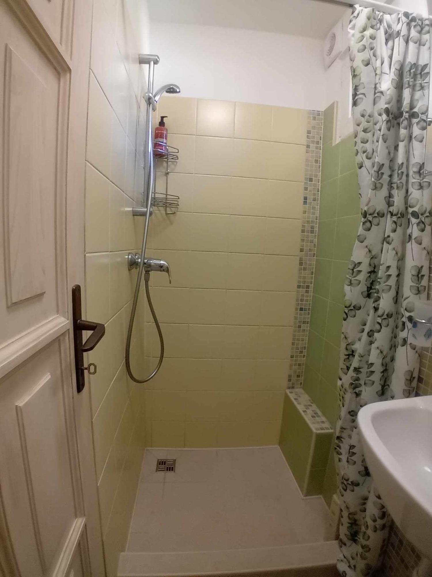 Edi Apartman Vecses Bagian luar foto